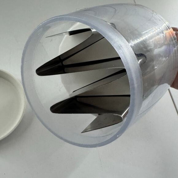 The Pampered Chef Food Chopper USA  #2585 Pre-owned - Picture 5 of 6